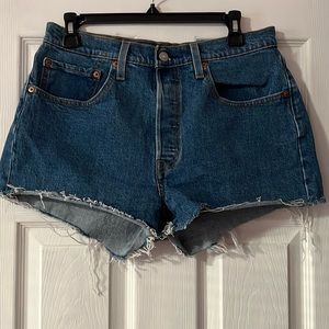 Levi’s denim shorts.